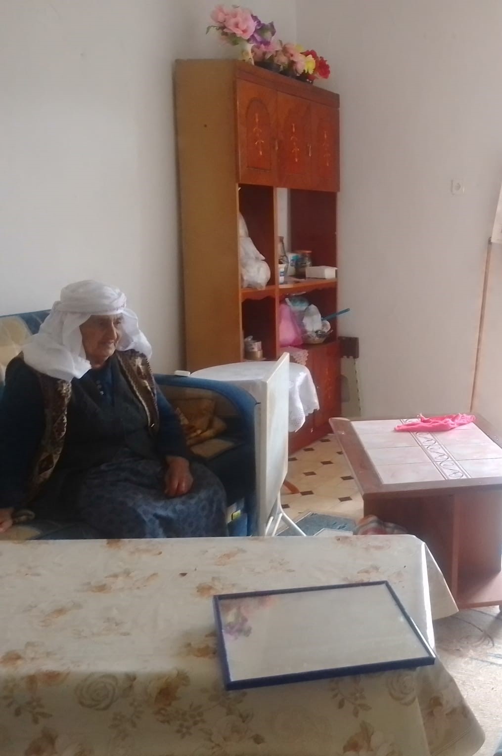 Yaşlı Bakım Ekibimiz Akşar mahallemizde ikamet eden Nazire Teyzemizi ziyaret ettiler.