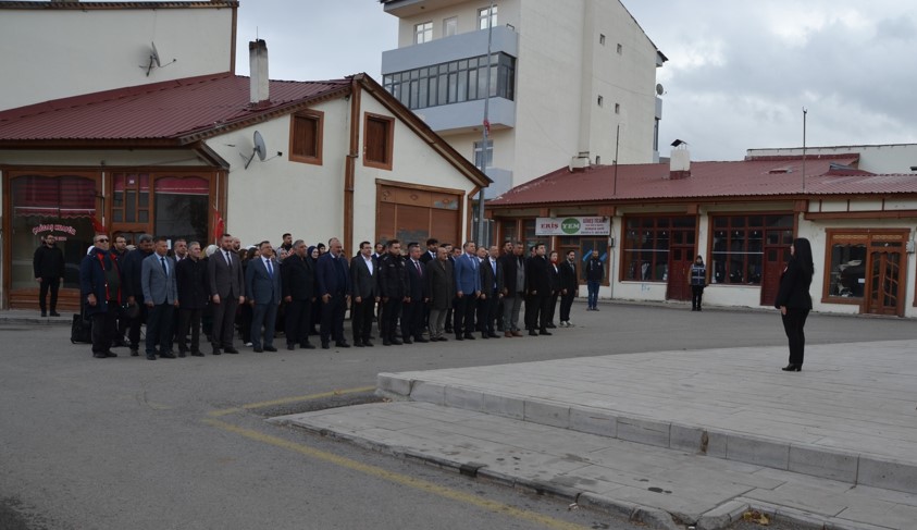 İLÇEMİZDE ÖĞRETMENLER GÜNÜ KUTLANDI